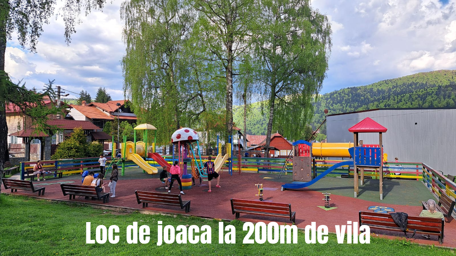Loc de joaca panoramic