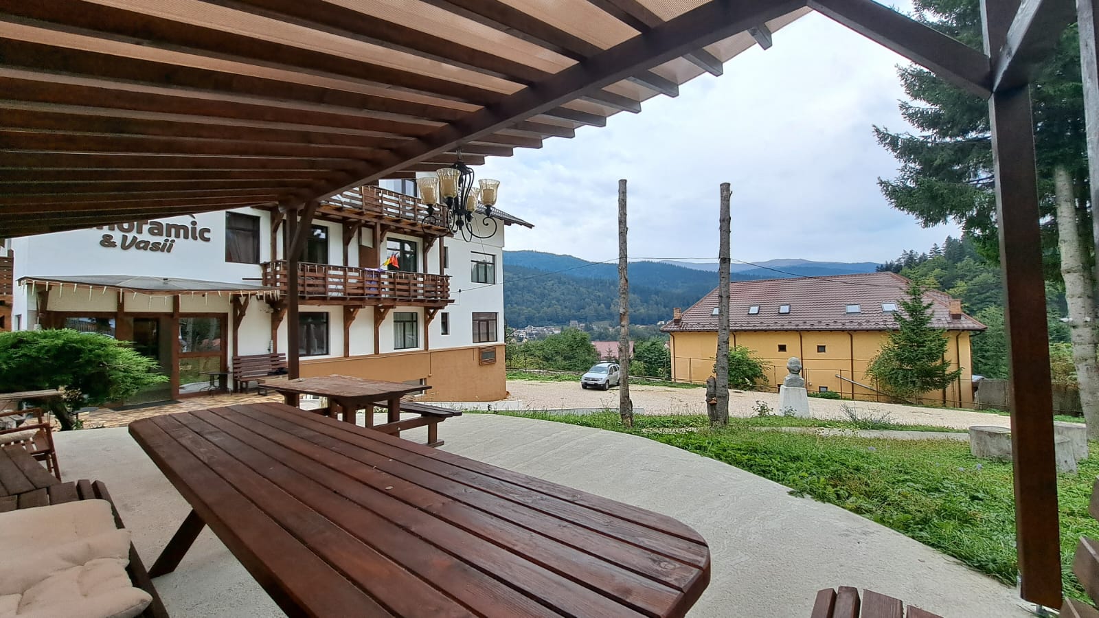 Vila Panoramic afara